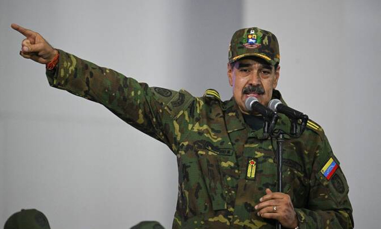 US gave Venezuela's Maduro chance to leave country: senator