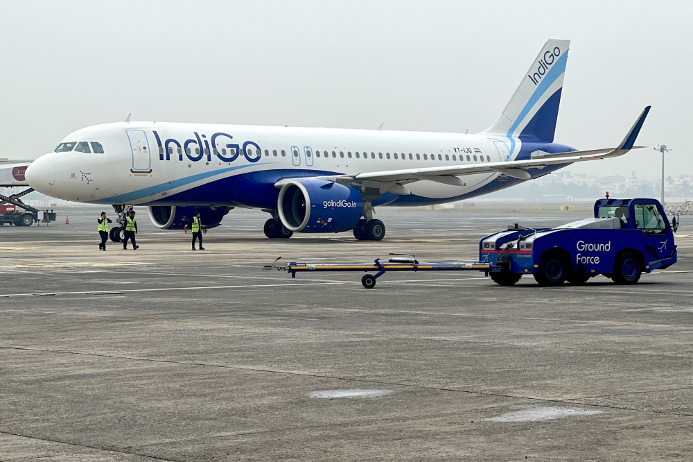 Chaos after India's biggest airline cancels 1,200 flights