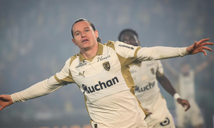 PSG thump Rennes but Lens remain top in France