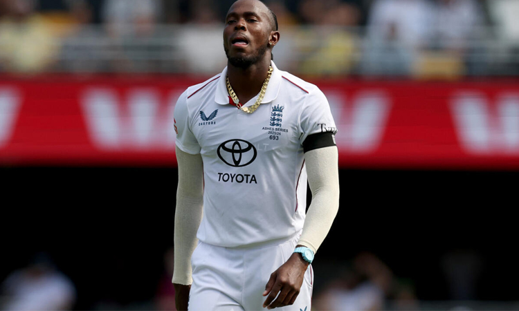 England's Archer takes pillow to second Ashes Test in 'shocking look'