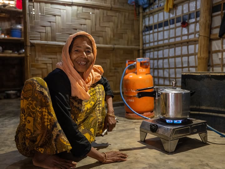 UK, Qatar to provide $11.2 m to support Rohingyas, locals in Cox's Bazar 