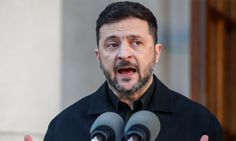 Zelensky arrives for London talks with European allies