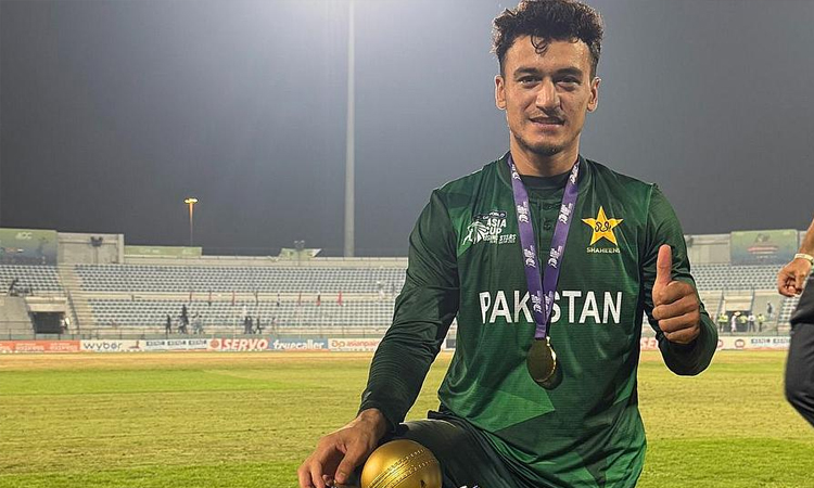 Noakhali rope in Pakistan rising star Maaz Sadaqat