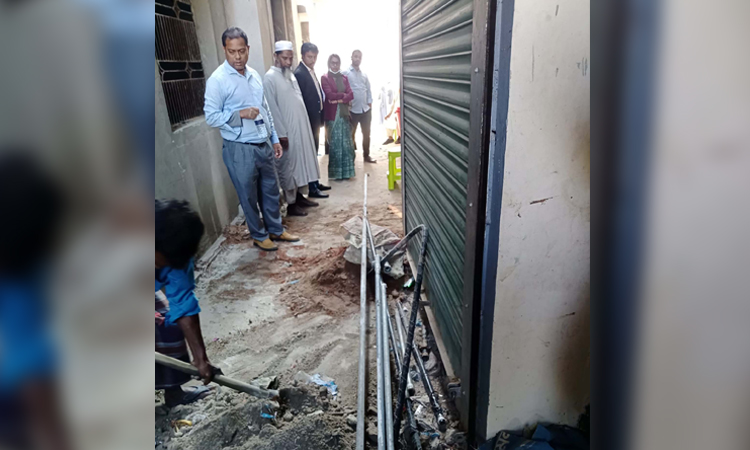 Mobile court disconnects illegal gas connections in Daudkandi