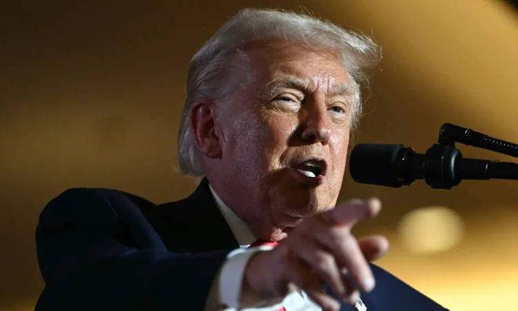 Trump targets non-white immigrants in renewed xenophobic rants