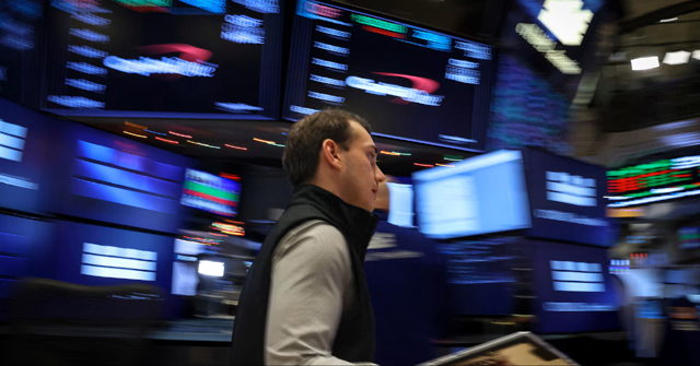 Dow, S&P 500 end at records despite AI fears