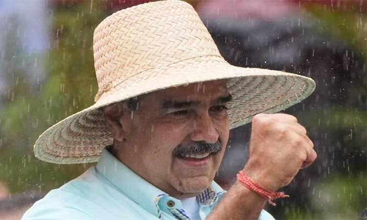 US slaps sanctions on Maduro relatives as Venezuela war fears build