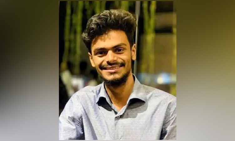 Youth killed as covered van runs over him in Chandpur