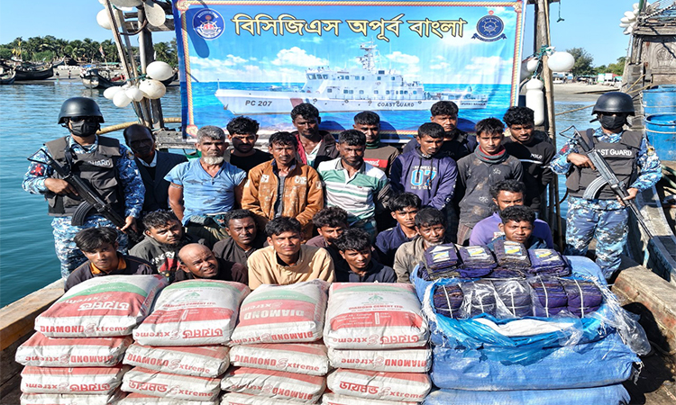 22 held with huge smuggling goods