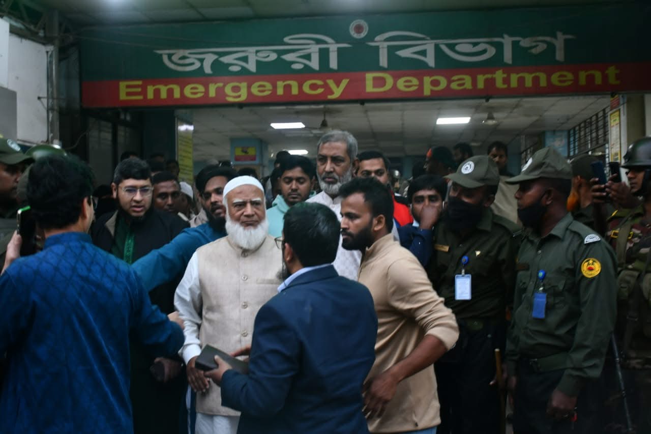 Jamaat Ameer visits injured Osman Hadi at DMCH