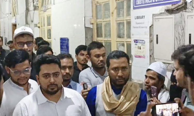 Nahid visits injured Sharif Osman Hadi at DMCH