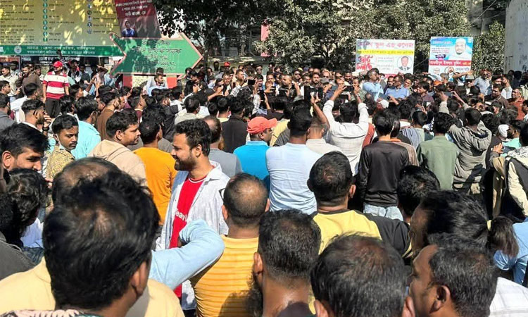BNP brings out procession protesting attack on Hadi 