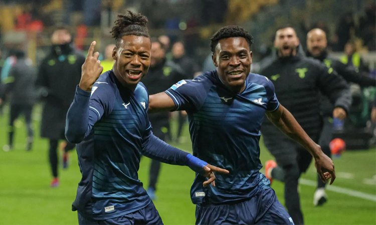 Lazio find winner in Parma despite two red cards