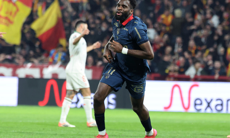 Lens reclaim top spot in Ligue 1 with Nice win