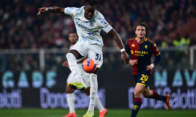 Inter Milan go top in Italy as champions Napoli stumble