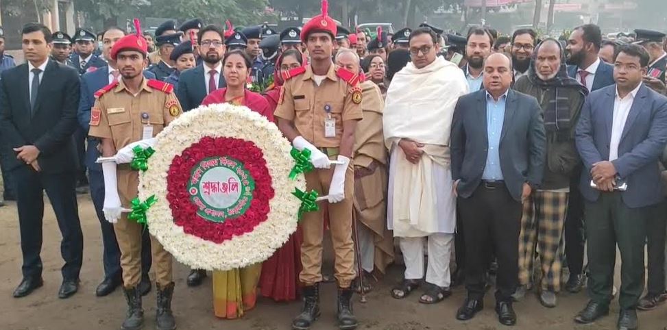 Tributes paid to martyrs on Victory Day in Thakurgaon