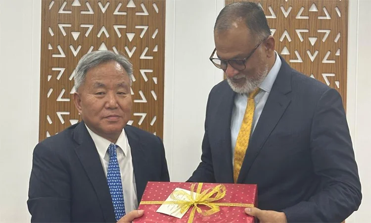 Outgoing South Korean envoy pays farewell call on Sk Bashir 