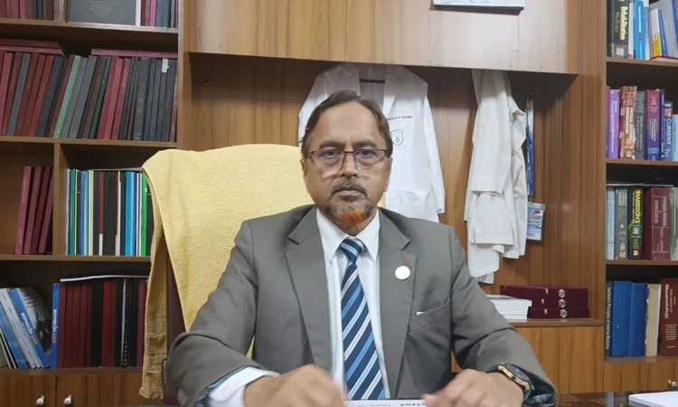 Proper lifestyle more effective than medicines in preventing bone loss, pain: Prof Shakoor 