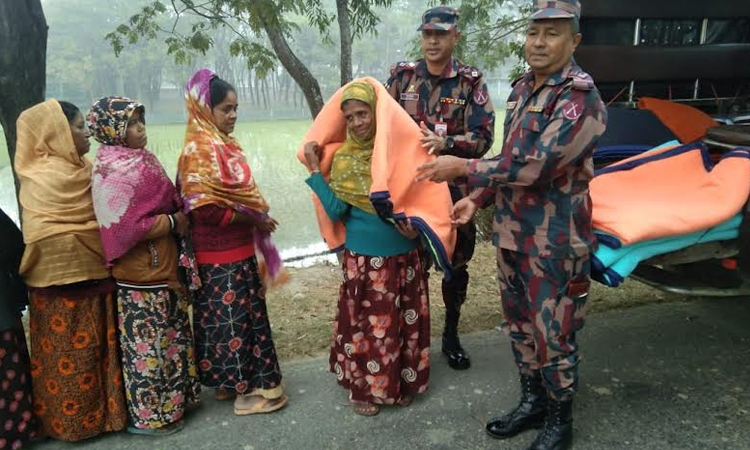 BGB distributes blankets among cold-stricken people in Jashore