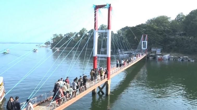 Tourist influx peaks in Rangamati in winter season