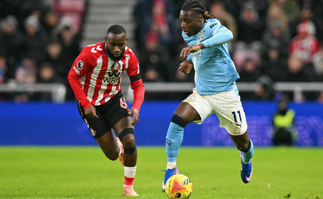 Man City's title bid dented by Sunderland stalemate