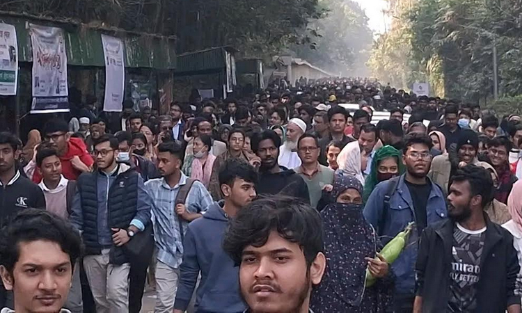 Over 90.5 pc candidates attend CU 'A' Unit admission test