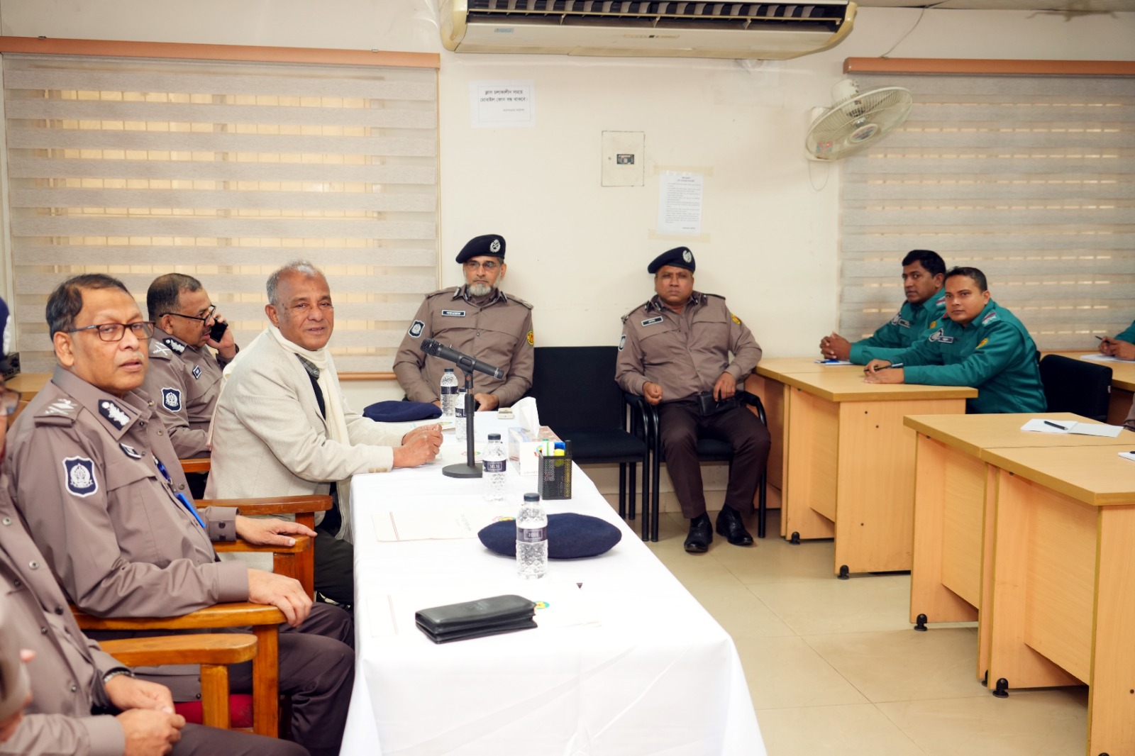 Jahangir visits police training on election duties 