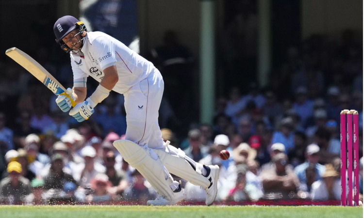 England all out for 384 in final Ashes Test