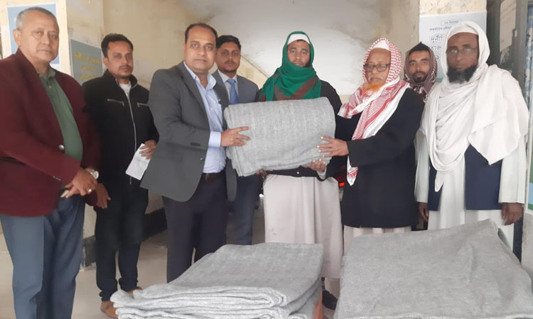 Over 400 blankets distributed among cold-stricken people in Chitalmari