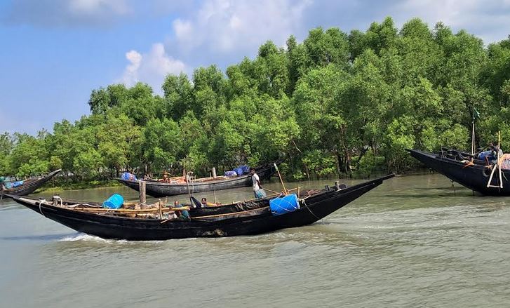 Dublar Char fishermen unable to go fishing amid cold wave, rough sea