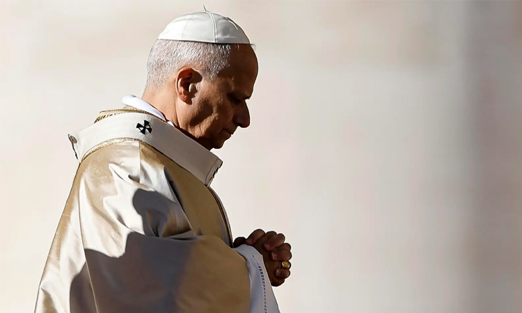 Pope hosts cardinals after calls for collegial governance