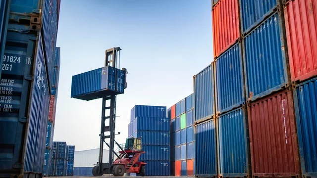 US trade gap shrinks to smallest since 2009 as imports fall
