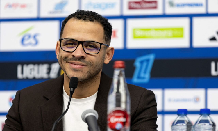 New Chelsea boss Rosenior faces FA Cup test