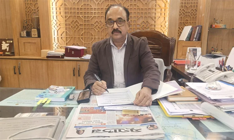 35,000 polling officers to be trained in Dhaka for national polls: RO  