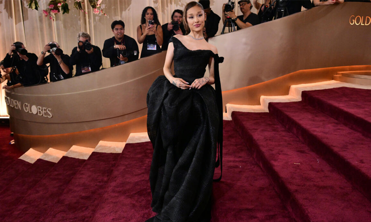 Globes red carpet: chic black, naked dresses and a bit of politics