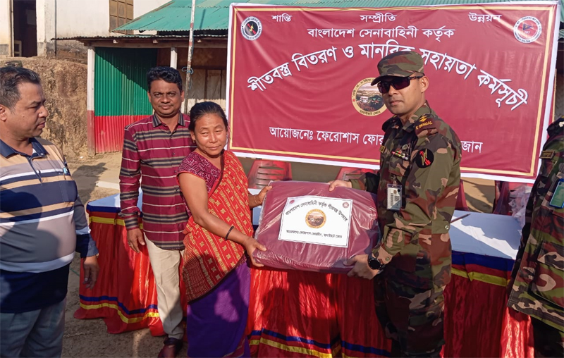 Army distributes winter clothes to cold-stricken people in Rangamati