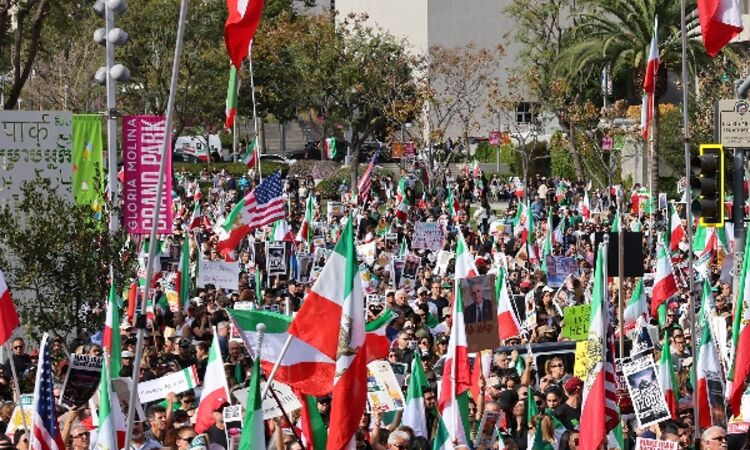 Thousands march in US to back Iranian anti-government protesters