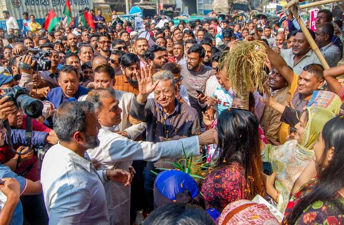 Electioneering begins in 16 constituencies in Ctg