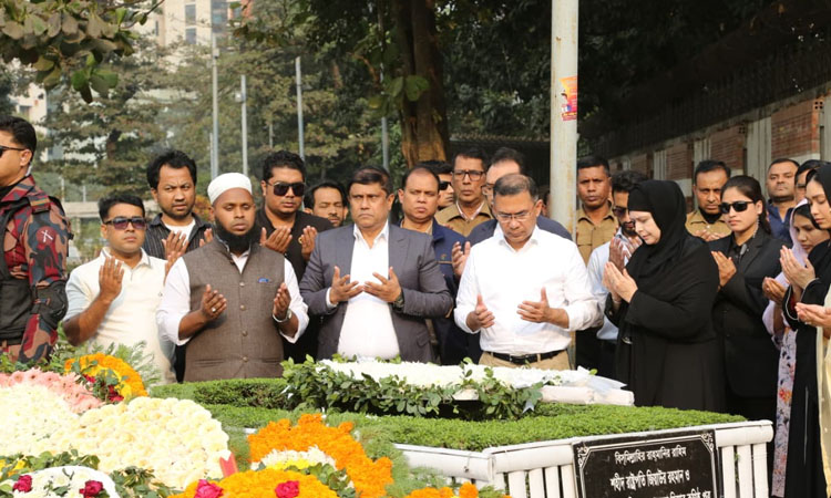 Tarique Rahman pays tribute at Koko's grave