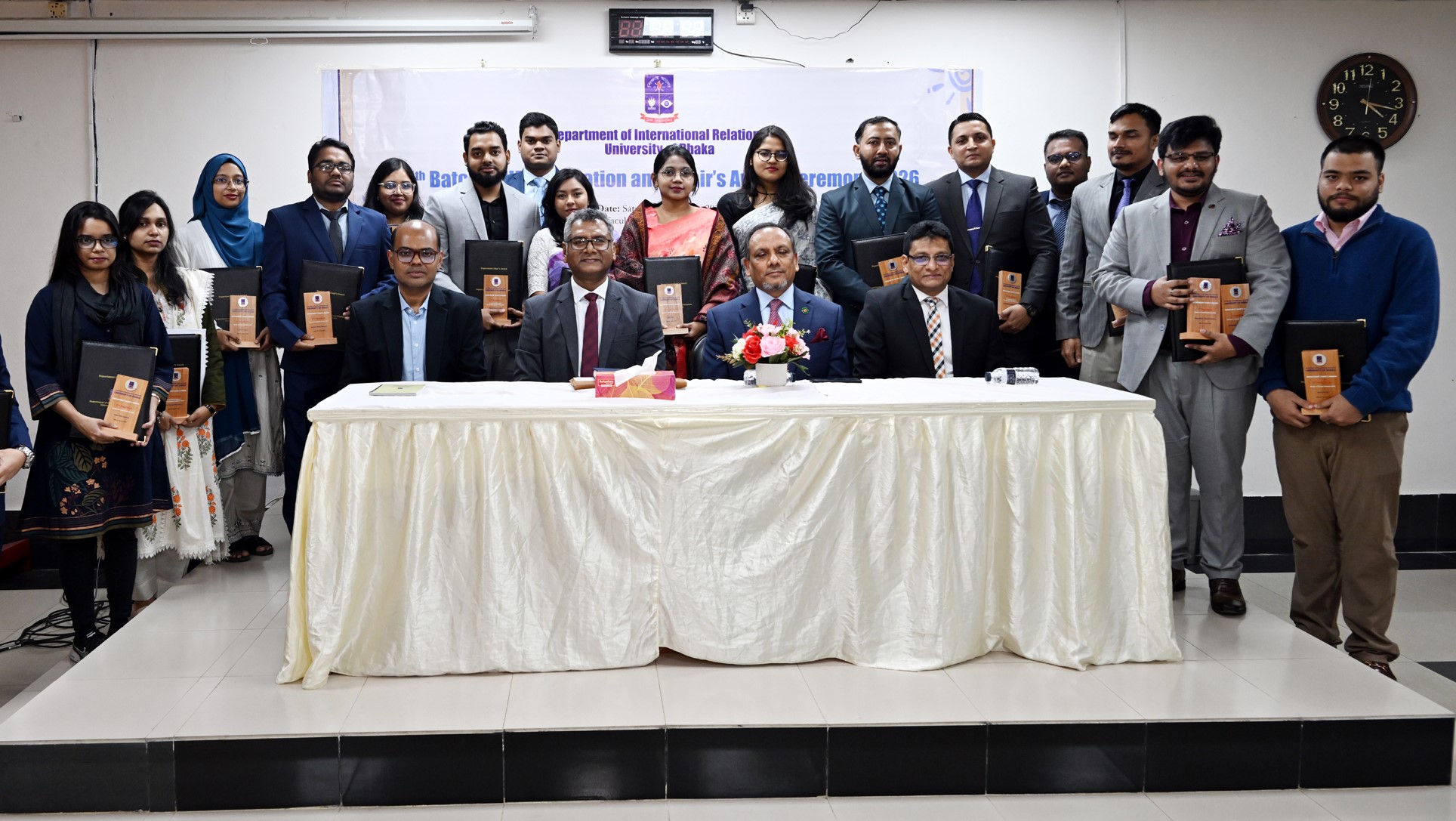 24 DU students get ‘Chair’s Award’