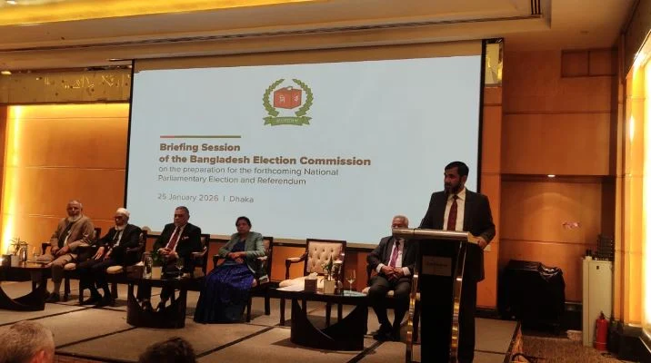 EC holds meeting with foreign diplomats