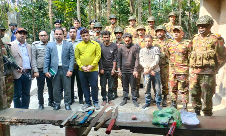 Four held with weapons, yaba tablets in Pirojpur