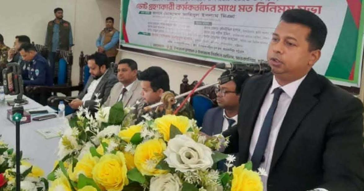 Ctg DC urges polling officers to perform duties with honesty, impartiality