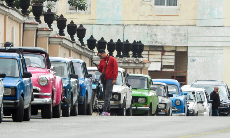 Cuba confirms 'communications' with US, but says no negotiations yet