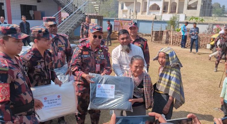BGB distributes winter clothes in Bandarban