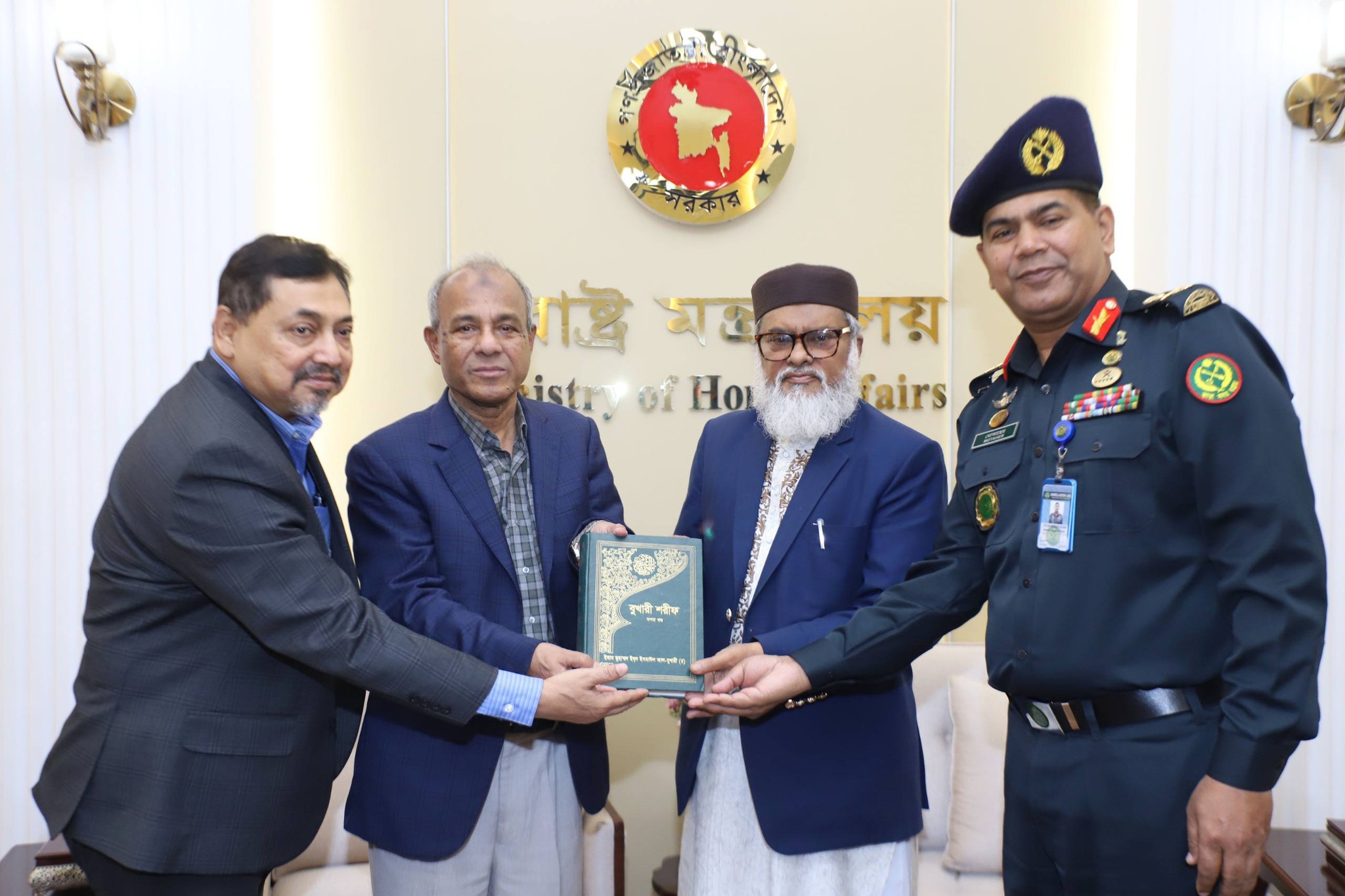 Religious ministry to donate 13,000 religious books for prisoners: Jahangir 