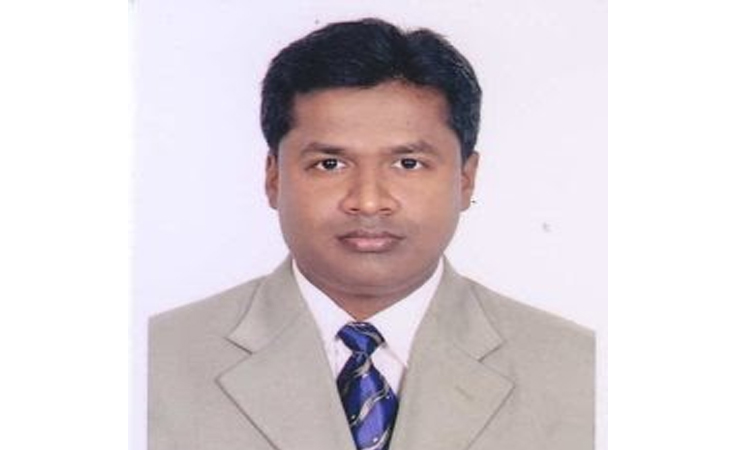 Dr Fuad of Gono Bishwabidyalay receives UGC Chairman's Award