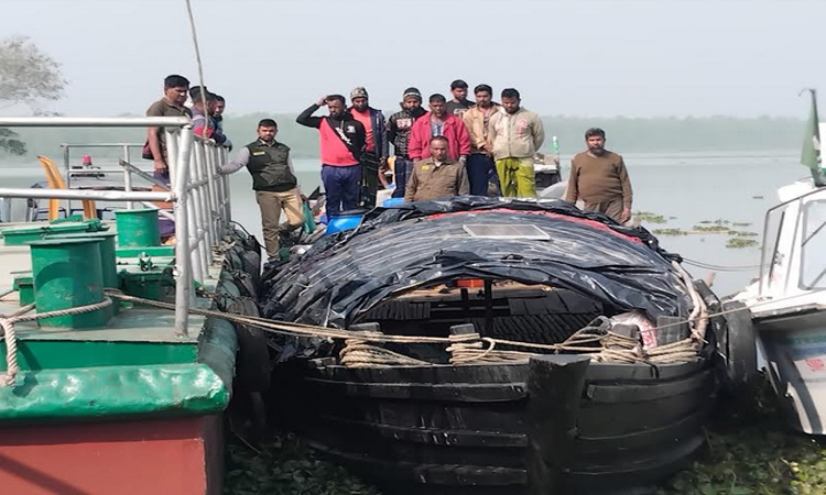 25 fishermen held with 400kg of fish fry in Sundarbans