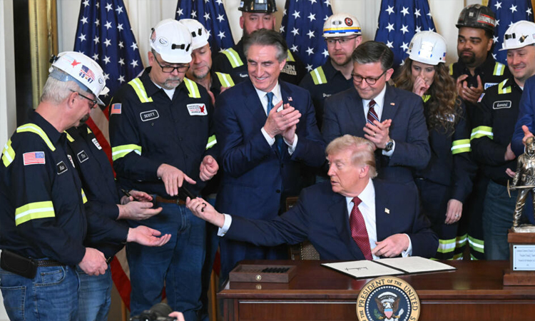Trump orders Pentagon to buy coal-fired electricity