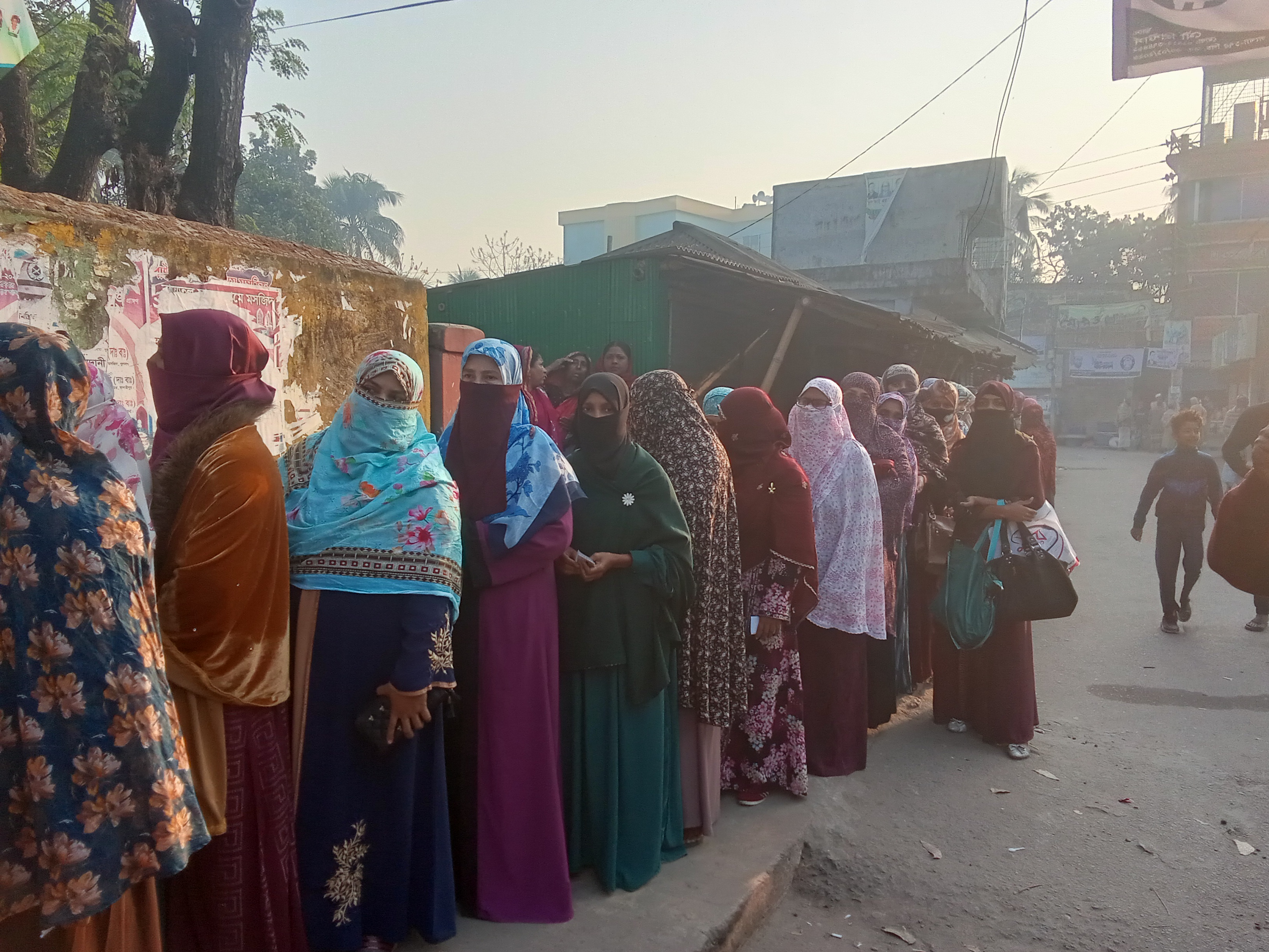 Peaceful voting begins in Khulna